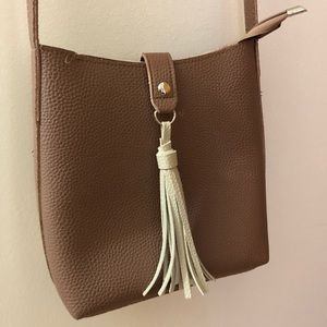 Everyday minimalist crossbody bag